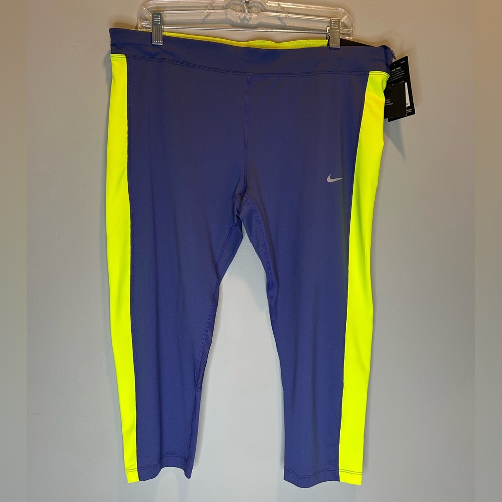 Women’s Nike Plus Running Capri Leggings NWT 1x